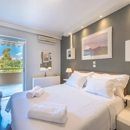 Central 3Br Apartment Next To Panormou Metro!-2